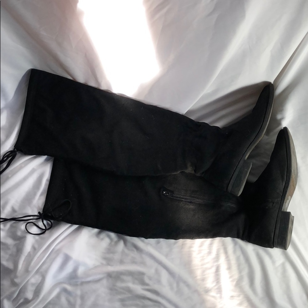 Over the knee black boots with tie